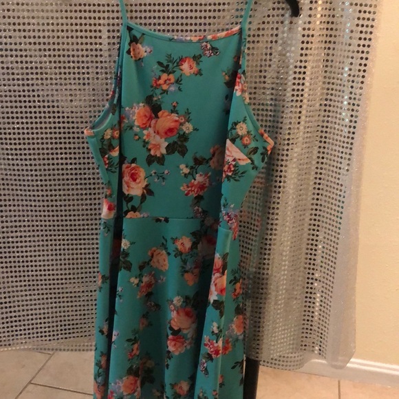 5/$20🎀Two cute fun summer dresses. - Picture 2 of 4